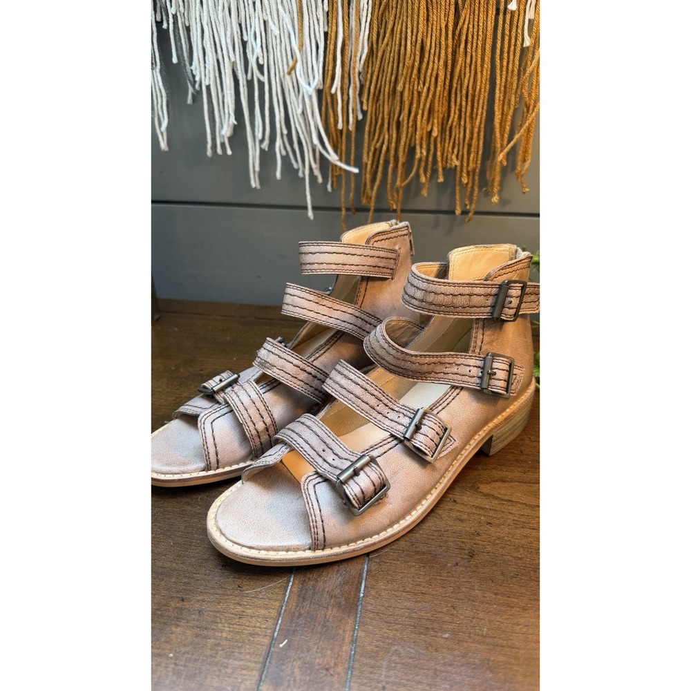 Gimmicks Sandals Womens Size 6.5 Tan Navaline Gladiator Zip Buckle CW1127-230